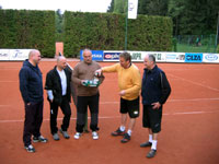 Ppitek ampaskm zleva :  Ji Dohnal, Petr Zajonc, Roman Huka, Ren Farga, Ale Dobesch