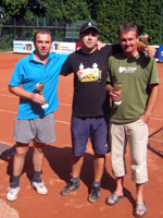 Medailist dvouhry 18-35 let zleva :  Martin Oszelda, Robin Psczolka, Daniel Klimek