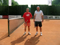 astnci turnaje zleva :  Pavel Nierostek, Martin Holubk