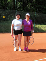 astnice turnaje zleva :  Sylva Petrovov, Karin Ligock