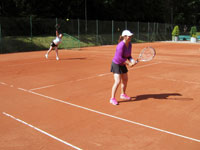 astnice turnaje zleva :  Sylva Petrovov, Karin Ligock