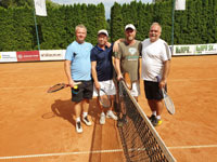 O 3.msto zleva :  Petr Klus, Pavel Nierostek, Petr Zoubek, Roman Huka