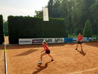 Záběry z utkání zleva :  Barbora Gajdzicová, Tomáš Gajzdzica