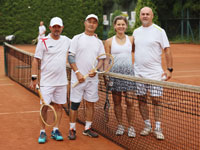 astnci turnaje zleva :  Tom Sniegon, Cao Van Manh, Olga Mencnarovsk, Petr Furka