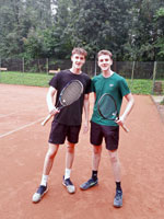 ��astn�ci turnaje zleva :  Luk� Vicherek, Tom� Vicherek