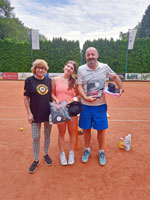 2.m�sto zleva :  Anna Holub��kov�, Martin Holub��k