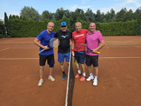 O 3.m�sto zleva :  Anton�n Ho�a, Petr Sikora, Michal Pitucha, Du�an Adam��k