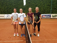 Semifinalistky čtyřhry zleva :  Hana Macurová, Michalina Ondrzejek, Magdaléna Sližová, Natálie Bury