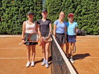 Semifinalistky tyhry zleva :  Anna Vavrekov, Ellen Kanpkov, Adla Hanzelkov, Marie Loskov