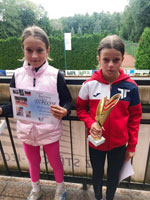 1. a 2.m�sto zleva :  Ad�la Strupkov�, Lucia Pisar��kov�