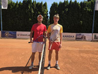 Semifinalist� dvouhry mu�� zleva :  Daniel Filo, Daniel Jend�ejek