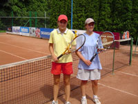 Finalistky dvouhry zleva :  Tereza Malkov, Tereza Maliov