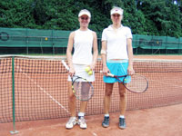 Semifinalistky dvouhry en zleva :  Martina Gerlov, Kateina Siskov