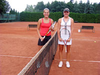 Semifinalistky dvouhry en zleva :  Tereza Lrov, Gabriela Horkov