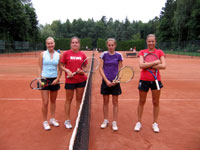 Semifinalistky tyhry en zleva :  Kristna Hanarov, Marie Mayerov, Jarmila Sikorov, Michaela Bezdkov