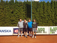 Účastníci vztyčování vlajek :  Roman Hladonik, René Fargač, Bogdan Chromik, Milan Rusz