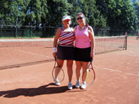 Účastnice turnaje zleva :  Hilda Bujoková, Martina Adámková