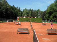 Záběry na dvorce během turnaje