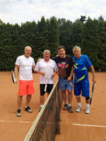 Účastníci turnaje zleva :  Lubomír Cienciala, Česlav Milerski, Miroslav Jůva, Kazimiez Pochaba