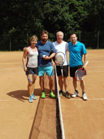 Účastníci turnaje zleva :  Olga Mencnarowská, Martin Delong, Karel Nierostek, David Mikler