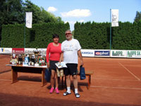 Cena za mimořádný výkon zleva :  Karin Ligocká, Milan Ligocki