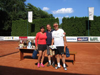 Cena za mimořádný výkon zleva :  Karin Ligocká, Milan Ligocki