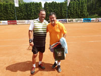 Osobnost turnaje vpravo :  Miroslav Jůva