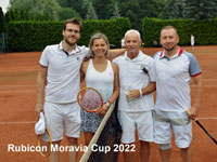 Účastníci turnaje zleva :  Marek Štěrba, Olga Mencnarovská, Rudolf Bilko, Jindřich Szkandera