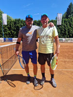 astnci turnaje zleva :  Petr Sikora, Jan otkovsk