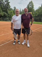 ��astn�ci turnaje zleva :  Roman Hu�ka, Martin Holub��k