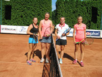 Semifinalistky tyhry en zleva :  Kristna Hrabalov, Nikola Tomanov, Aneta Kulhnkov, Karolna Kubov