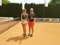 Semifinalistky dvouhra eny zleva :  Justna Malatnsk, Martina Kudelov