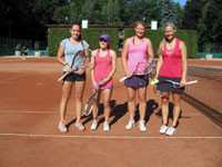 Semifinalistky tyhry en zleva :  Marie Mayerov, Veronika Golov, Nikola Tomanov, Kristna Hanarov
